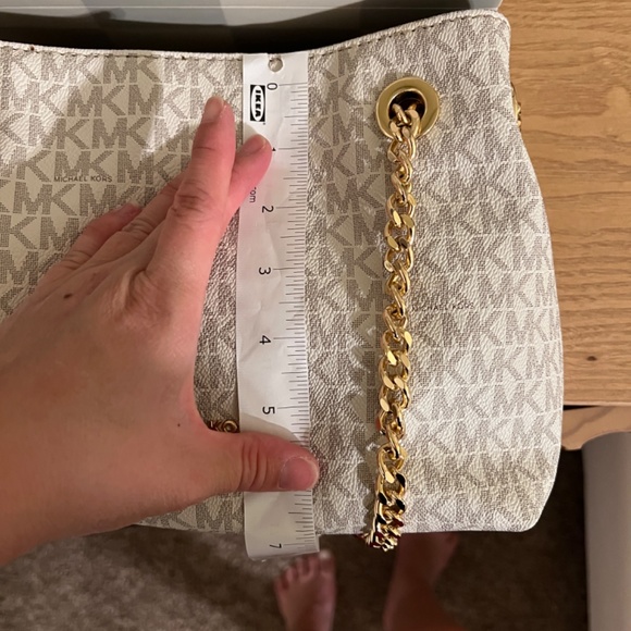 Michael kors small gold chain handbag - Picture 9 of 9